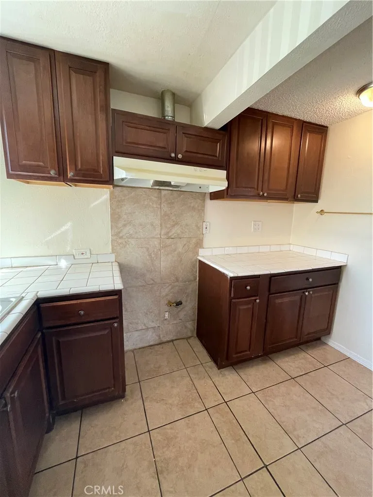 2010 W Lumber, Lancaster, California 93536 home-pic-37