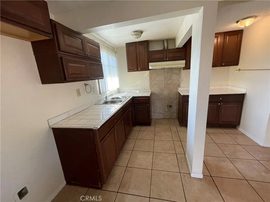 2010 W Lumber, Lancaster, California 93536 home-pic-31