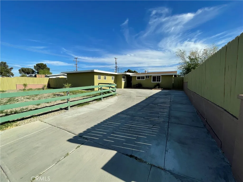 2010 W Lumber, Lancaster, California 93536 home-pic-63