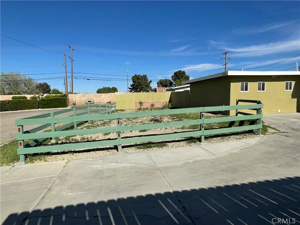 2010 W Lumber, Lancaster, California 93536 home-pic-64