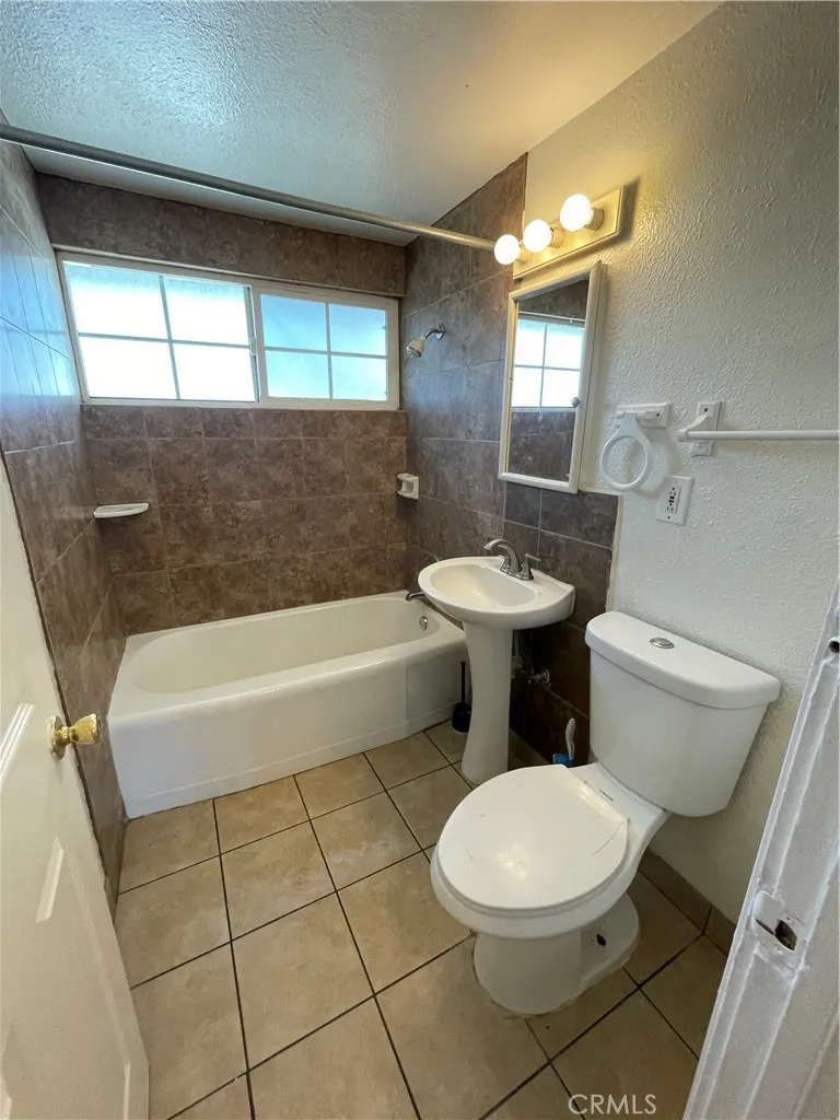 2010 W Lumber, Lancaster, California 93536 home-pic-19