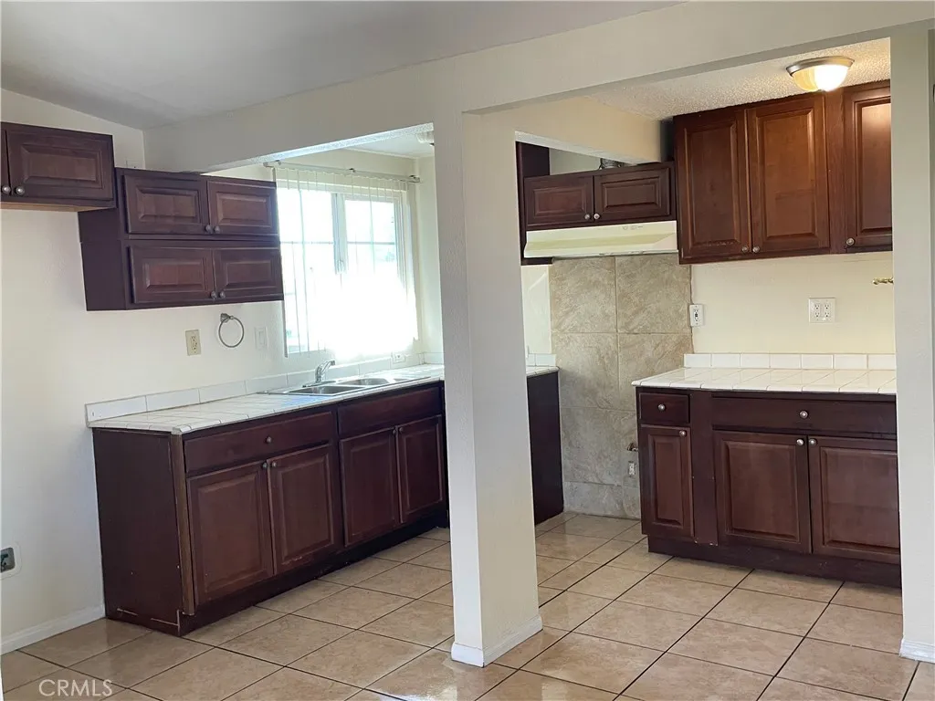 2010 W Lumber, Lancaster, California 93536 home-pic-35