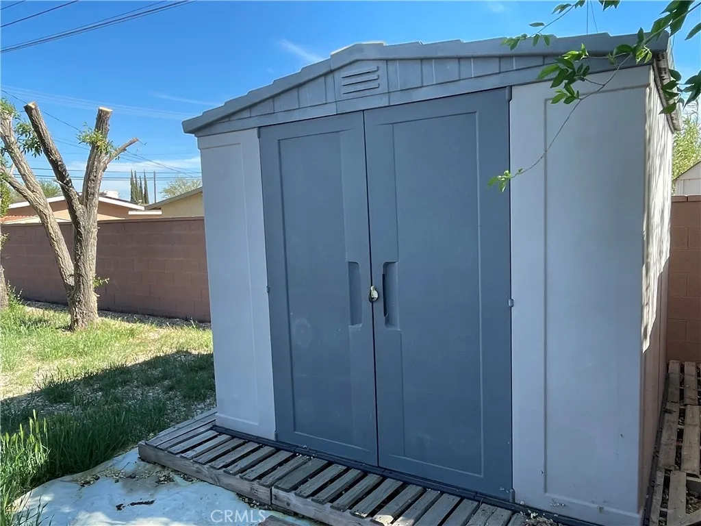 2010 W Lumber, Lancaster, California 93536 home-pic-3