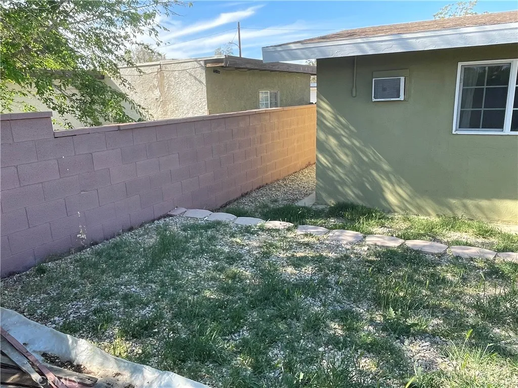 2010 W Lumber, Lancaster, California 93536 home-pic-6