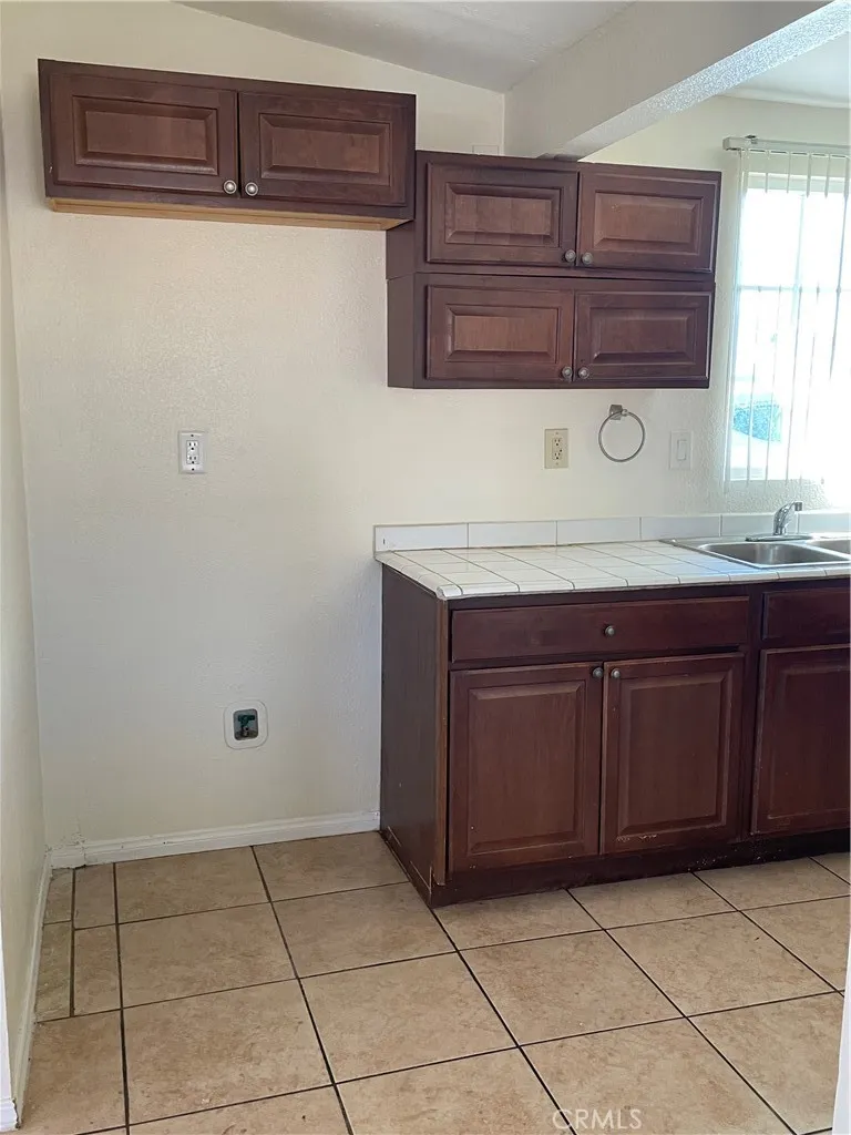 2010 W Lumber, Lancaster, California 93536 home-pic-36