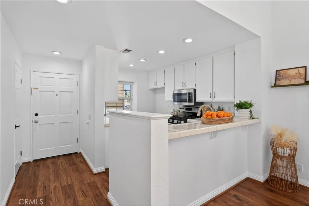 3740 S Bear, Santa Ana, California 92704 home-pic-4