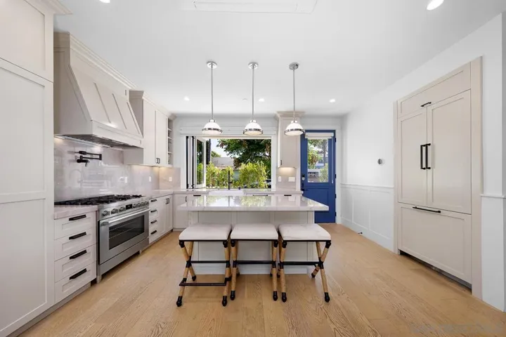 825 9th St., Coronado, California 92118