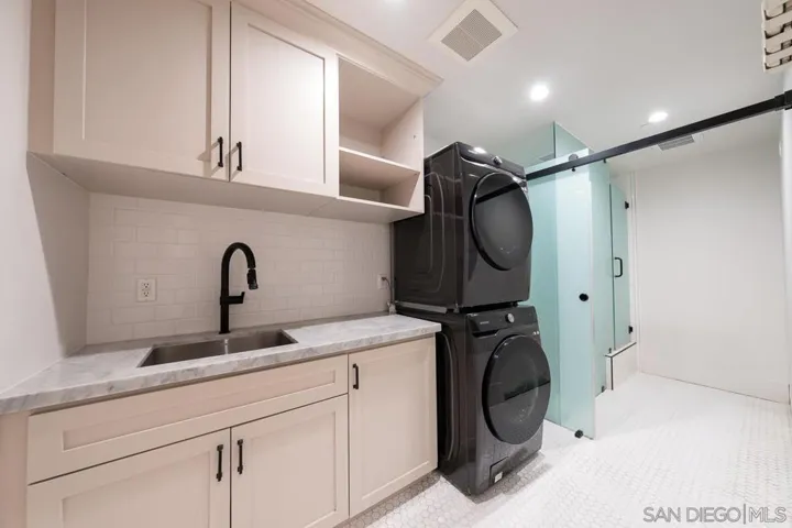 825 9th St., Coronado, California 92118