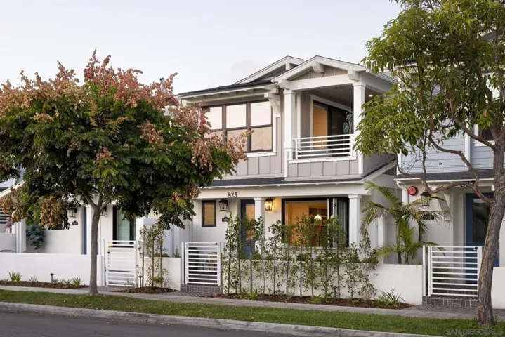 825 9th St., Coronado, California 92118