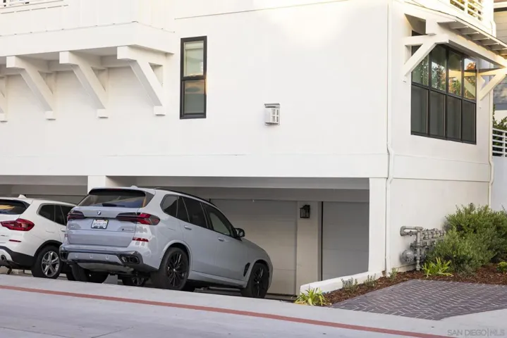 825 9th St., Coronado, California 92118
