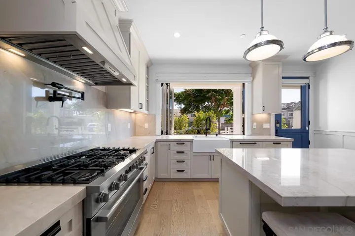 825 9th St., Coronado, California 92118