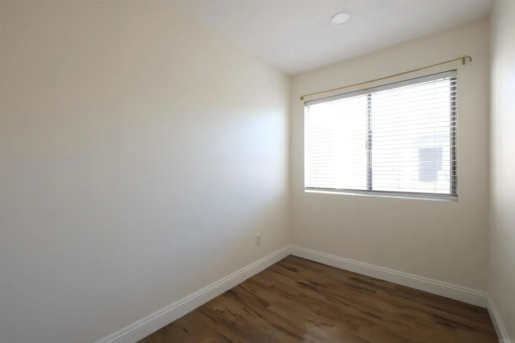 Bosus room can be used as nursery, or office space, craft room.