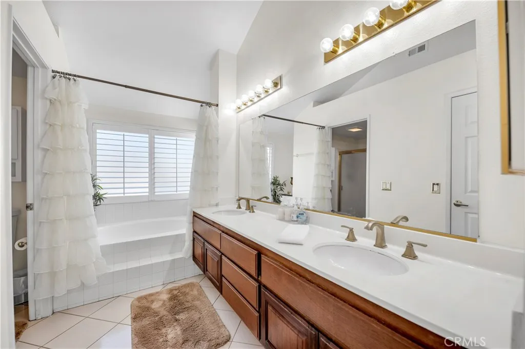 39672 Maple Leaf Court, Murrieta, California 92563 home-pic-29