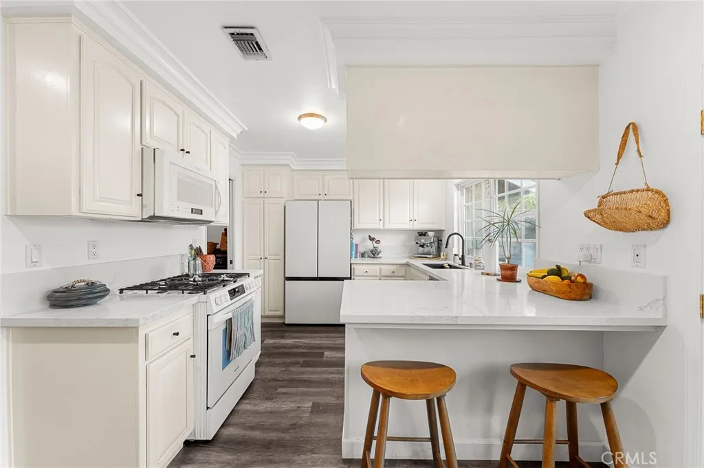5006 Hampton Court, Westminster, California 92683 home-pic-12