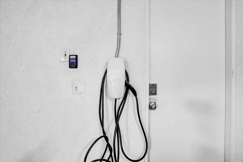 68159 Mountain View Road, Cathedral City, California 92234 home-pic-51