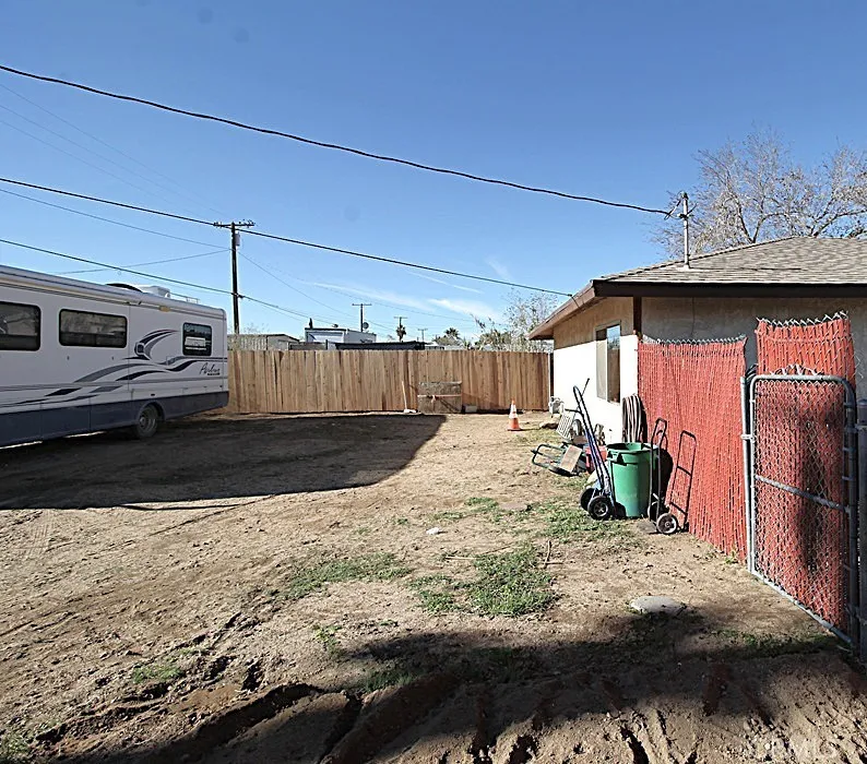 38779 E Williams, Yermo, California 92398 home-pic-35