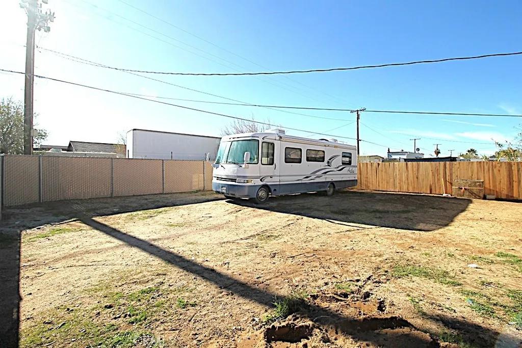 38779 E Williams, Yermo, California 92398 home-pic-34