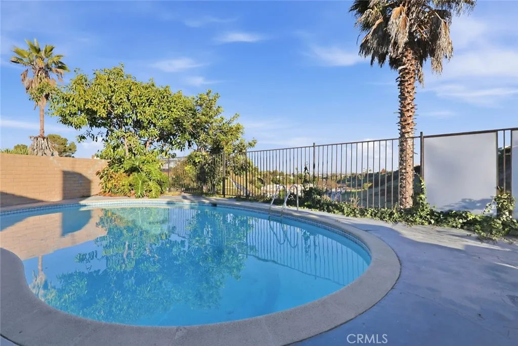 4400 Don Zarembo, Baldwin Hills, California 90008 home-pic-2