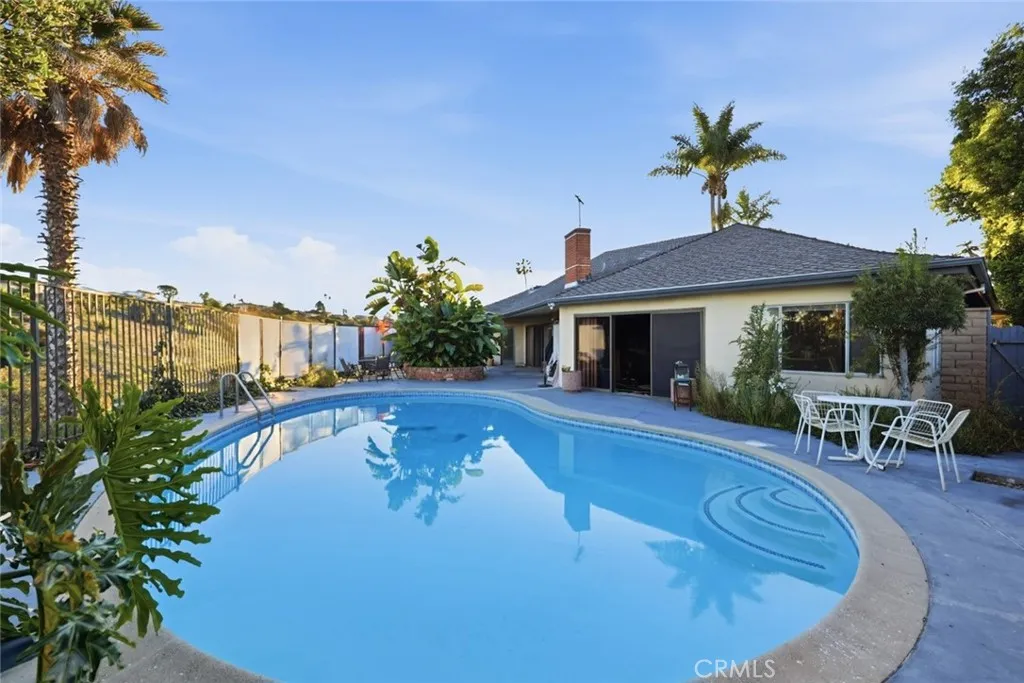 4400 Don Zarembo, Baldwin Hills, California 90008 home-pic-5