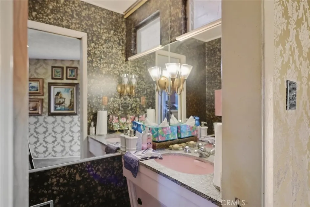 4400 Don Zarembo, Baldwin Hills, California 90008 home-pic-35