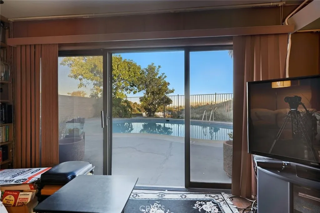4400 Don Zarembo, Baldwin Hills, California 90008 home-pic-29