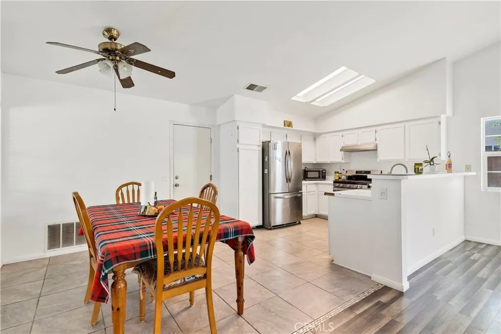 42874 Berkley, Hemet, California 92544 home-pic-6