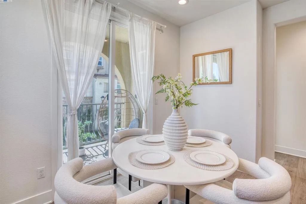 4015 Clydesdale Cmn, Fremont, California 94555 home-pic-11