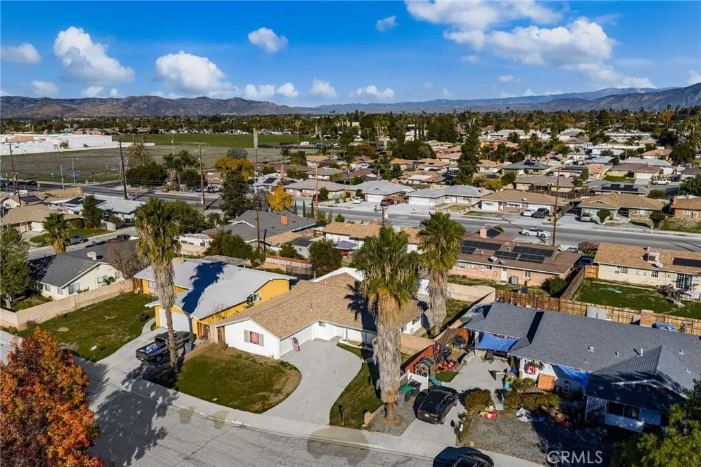 640 Vista De Loma, Hemet, California 92543 home-pic-19