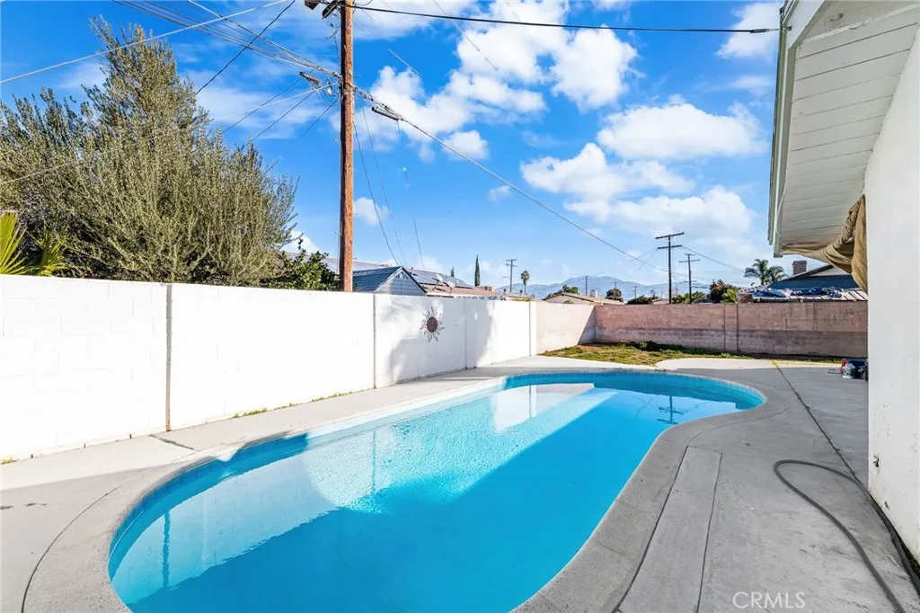 640 Vista De Loma, Hemet, California 92543 home-pic-16