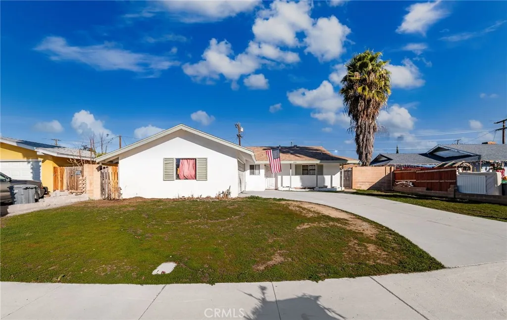 640 Vista De Loma, Hemet, California 92543 home-pic-1