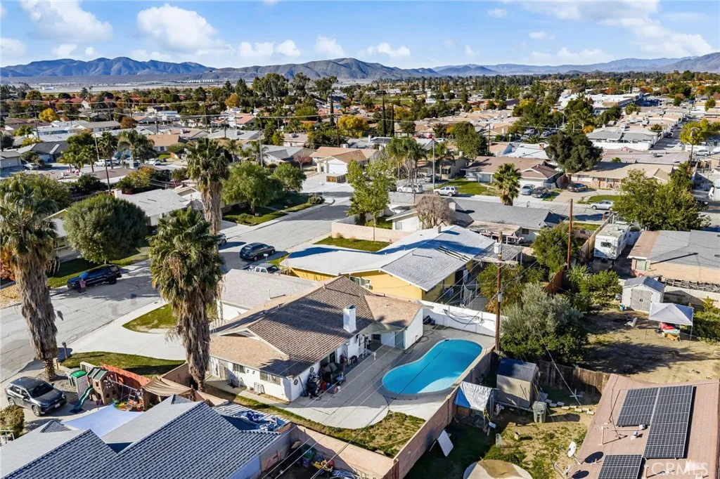 640 Vista De Loma, Hemet, California 92543 home-pic-21