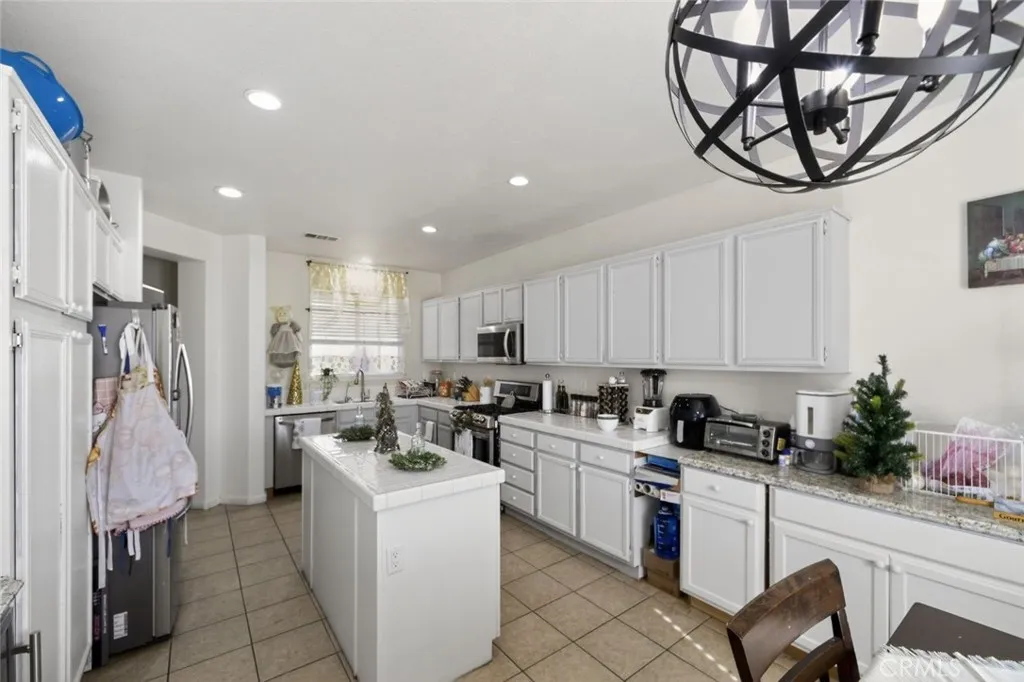3968 Coral Haven Court, Perris, California 92571 home-pic-8