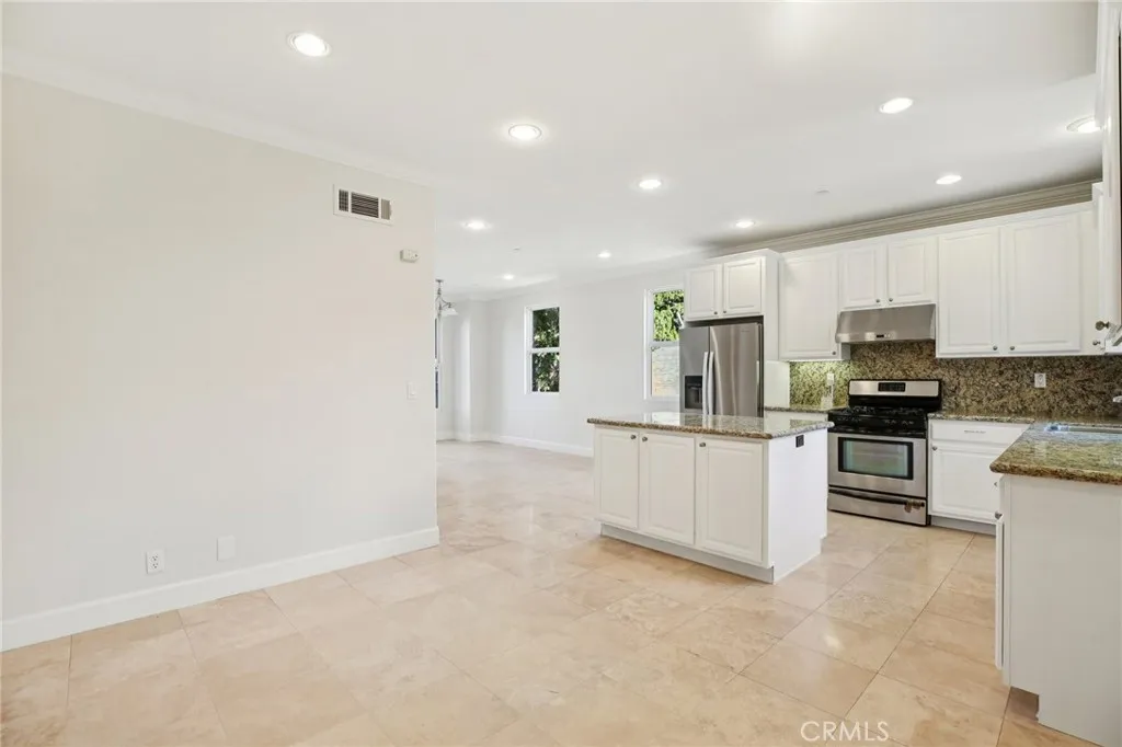 3802 Howard, Los Alamitos, California 90720 home-pic-11