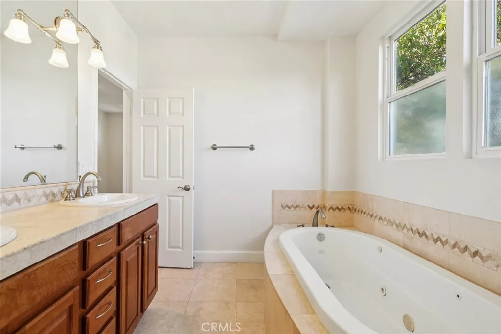 3802 Howard, Los Alamitos, California 90720 home-pic-31