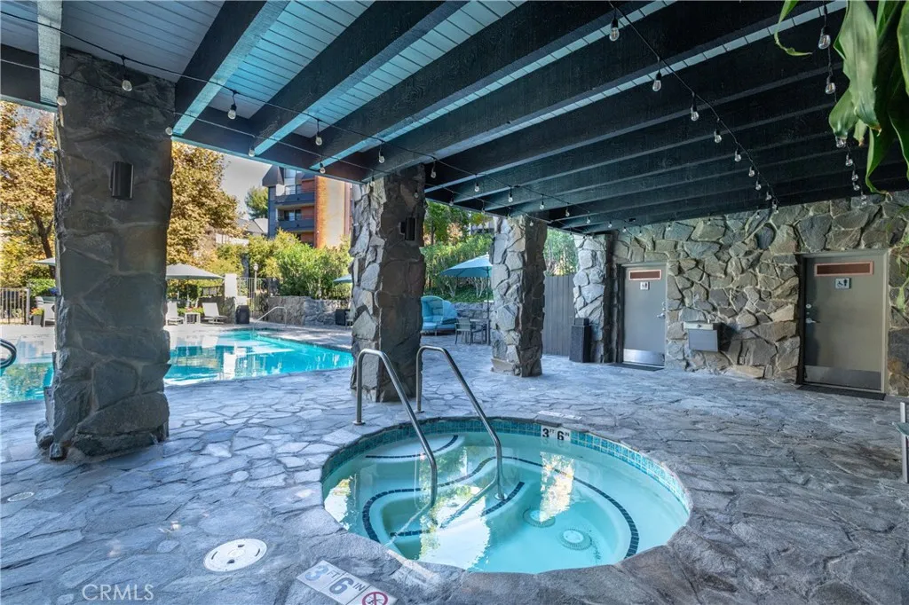 4774 Park Encino 206, Encino, California 91436 home-pic-26