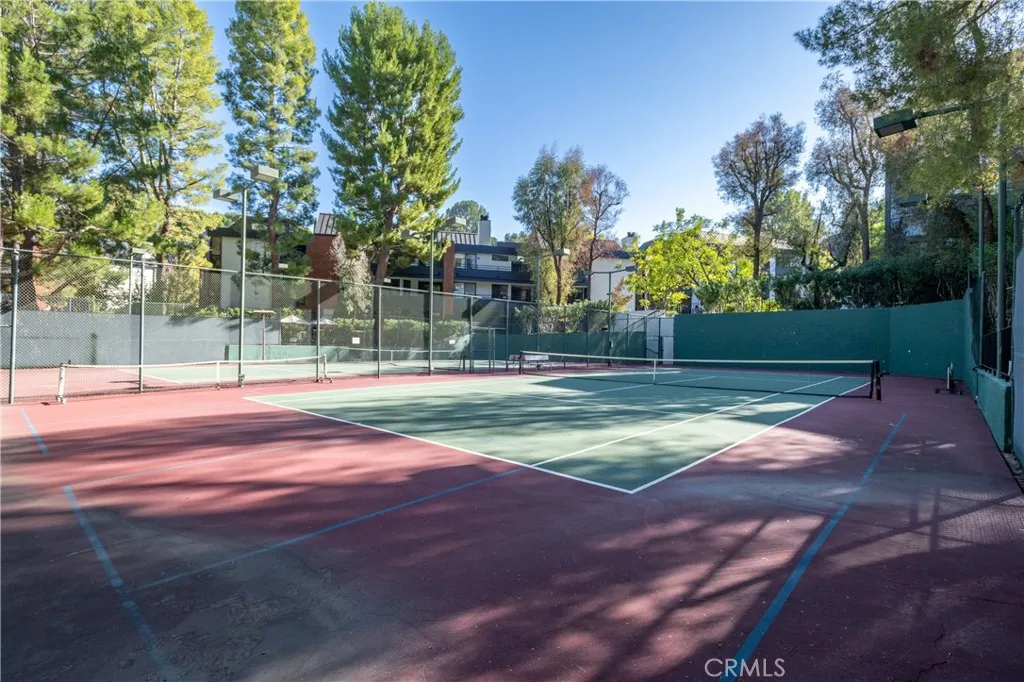 4774 Park Encino 206, Encino, California 91436 home-pic-24