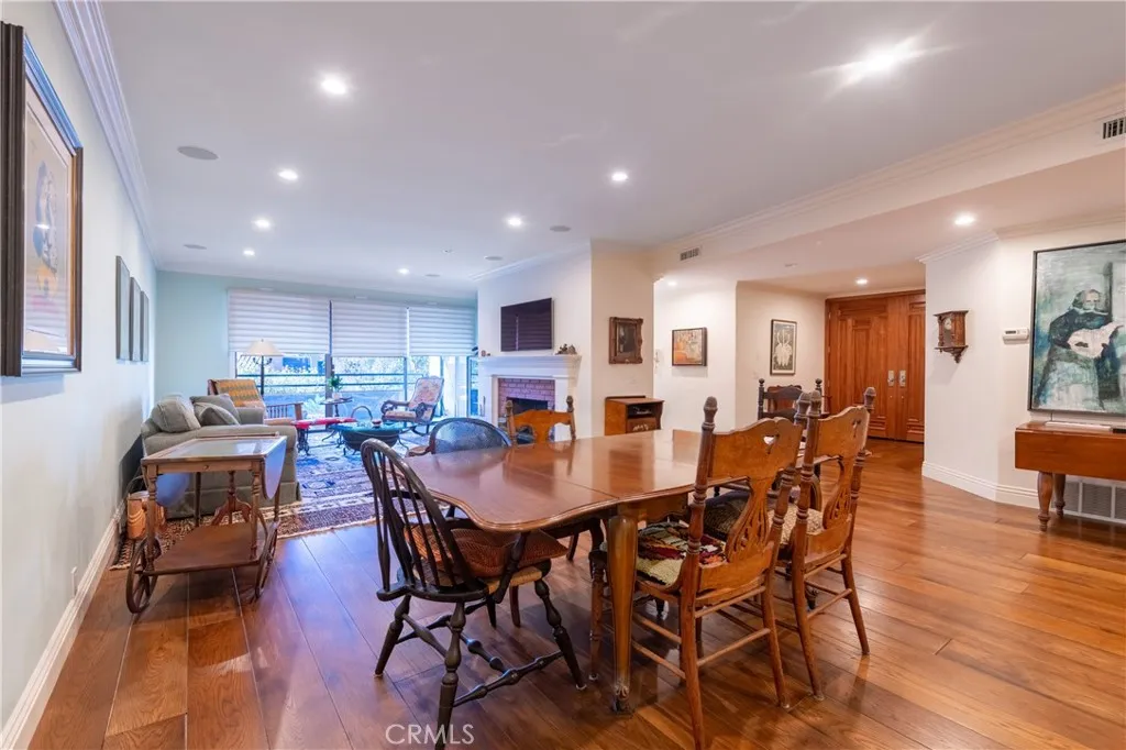 4774 Park Encino 206, Encino, California 91436 home-pic-8