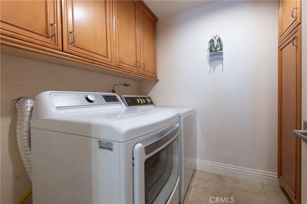 4774 Park Encino 206, Encino, California 91436 home-pic-23