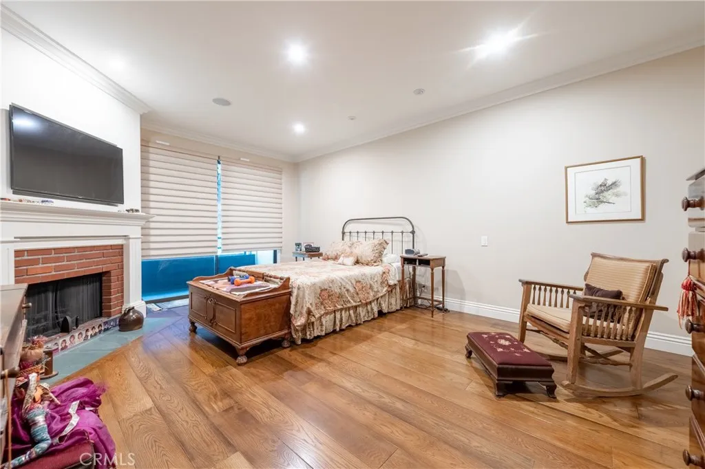4774 Park Encino 206, Encino, California 91436 home-pic-17