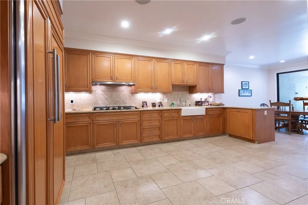 4774 Park Encino 206, Encino, California 91436 home-pic-10