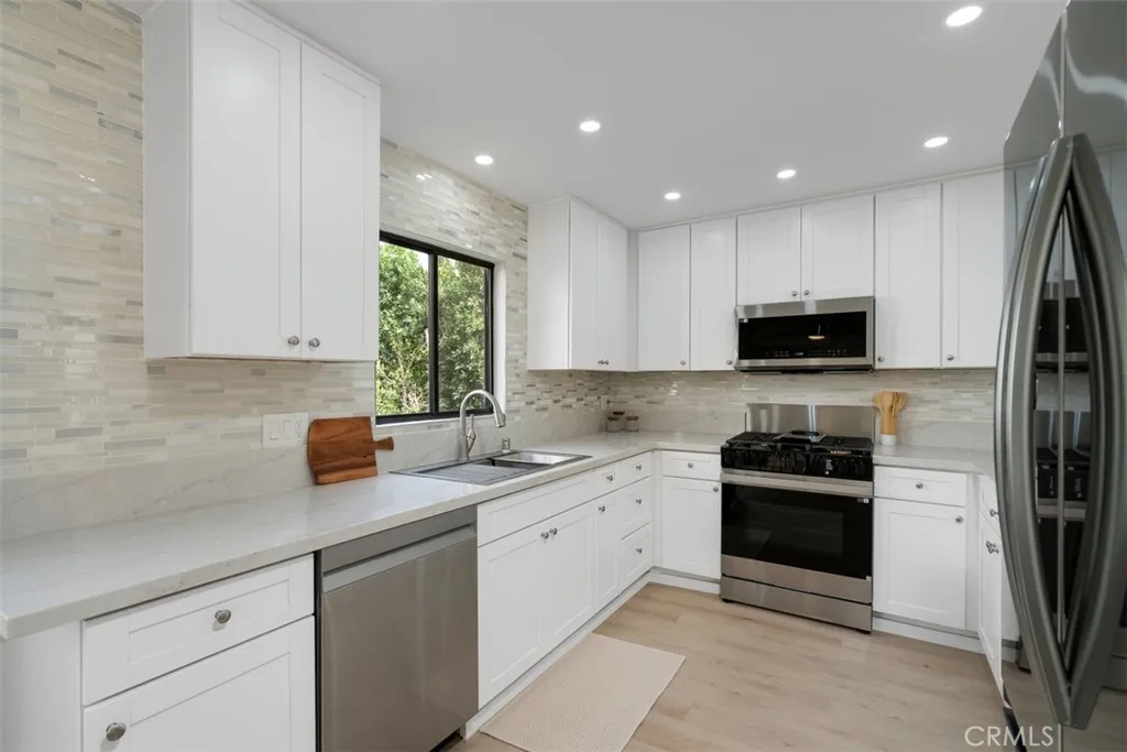 4218 Troost 20, Studio City, California 91604 home-pic-21