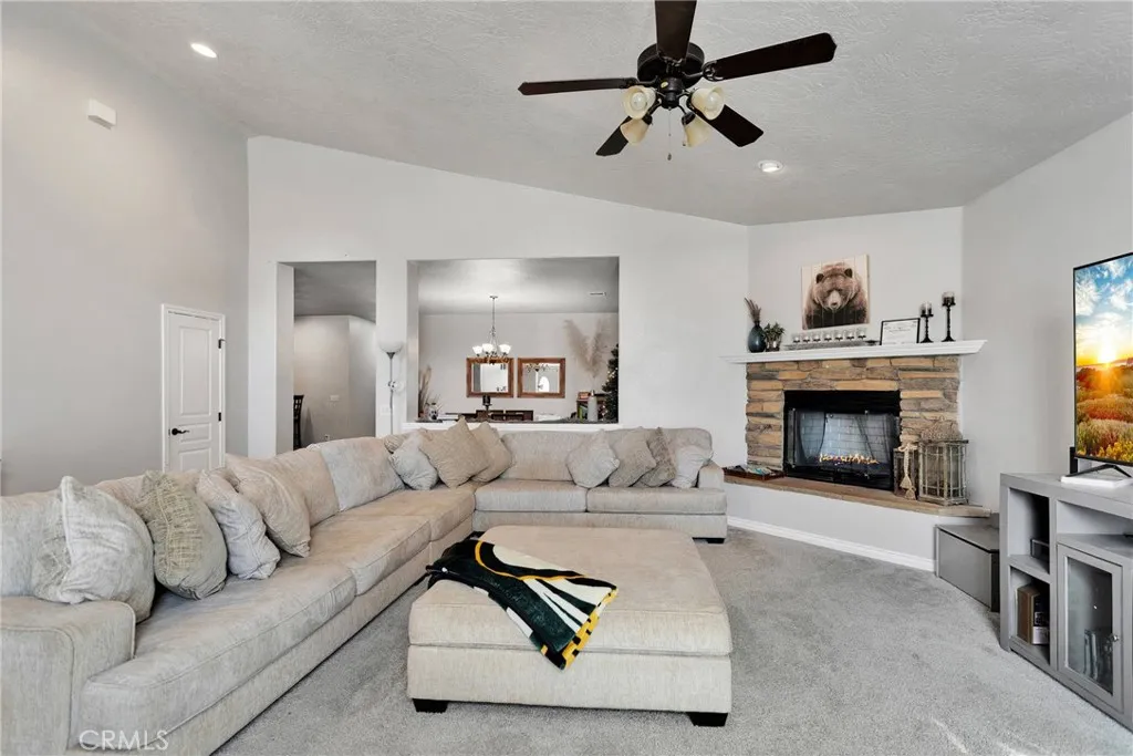 26822 Corona Drive, Helendale, California 92342 home-pic-5