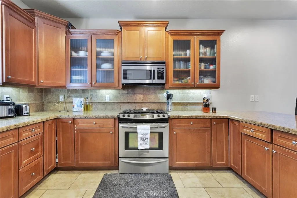 26822 Corona Drive, Helendale, California 92342 home-pic-16