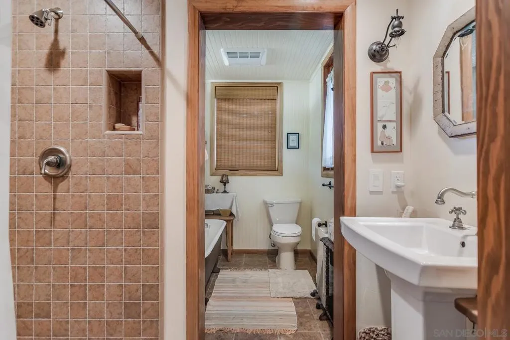 35750 Mountain Circle Dr, Julian, California 92036 home-pic-40