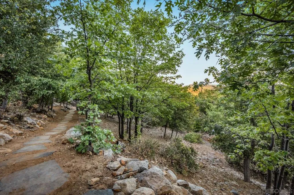 35750 Mountain Circle Dr, Julian, California 92036 home-pic-44