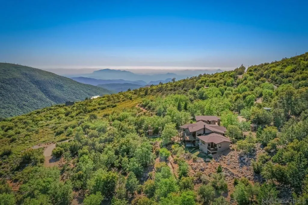 35750 Mountain Circle Dr, Julian, California 92036 home-pic-4