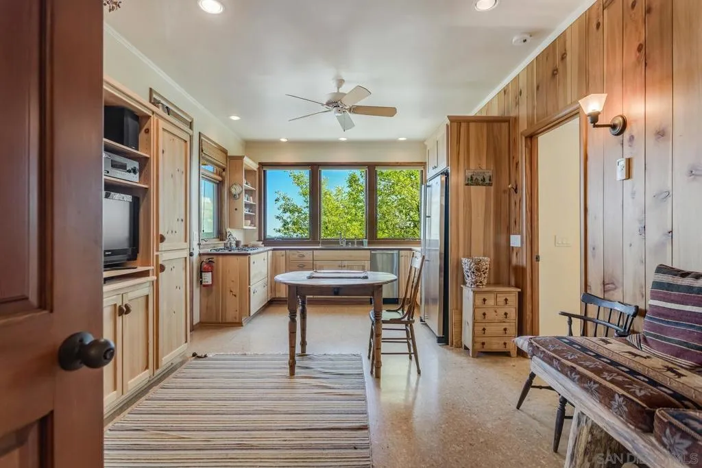 35750 Mountain Circle Dr, Julian, California 92036 home-pic-38