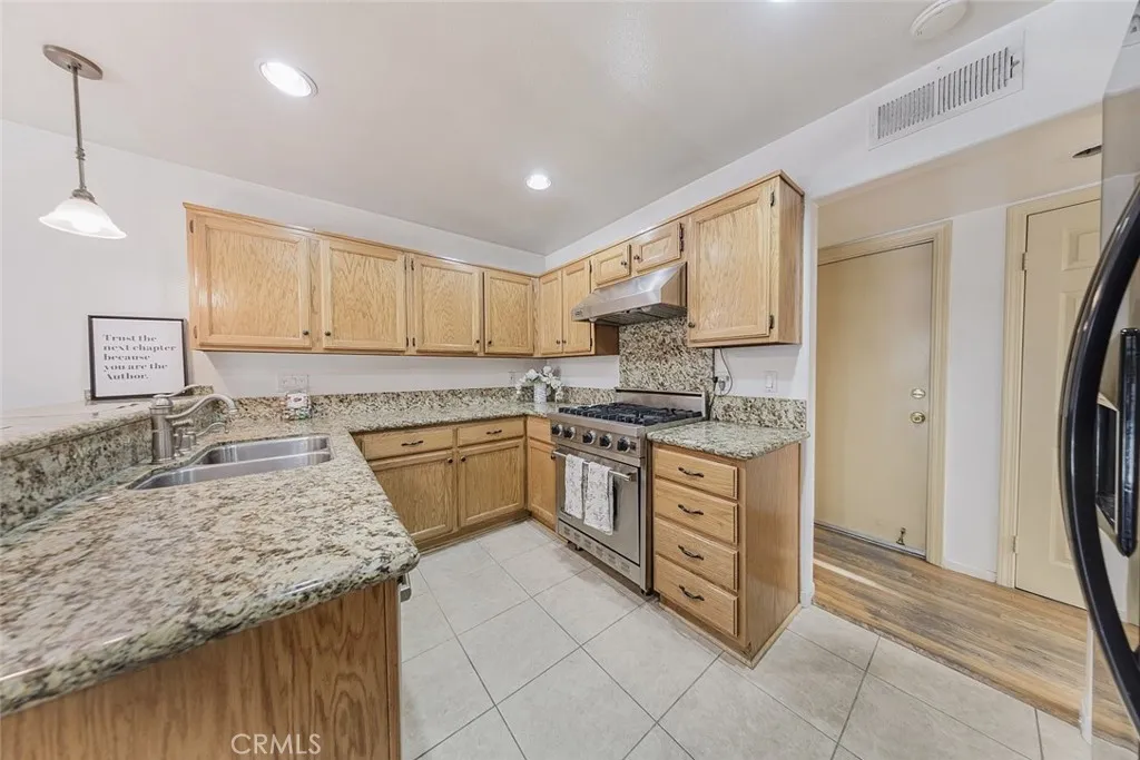 7515 Bellingham Avenue, North Hollywood, California 91605 home-pic-17