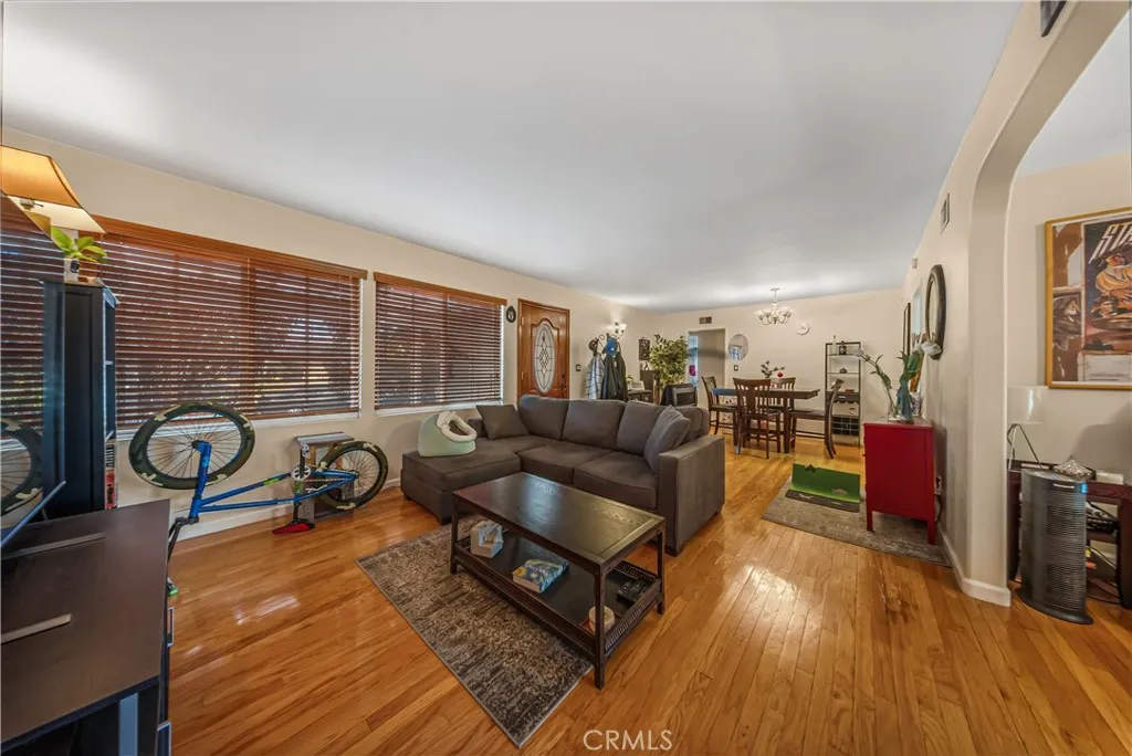 11229 Mclennan, Granada Hills, California 91344 home-pic-23