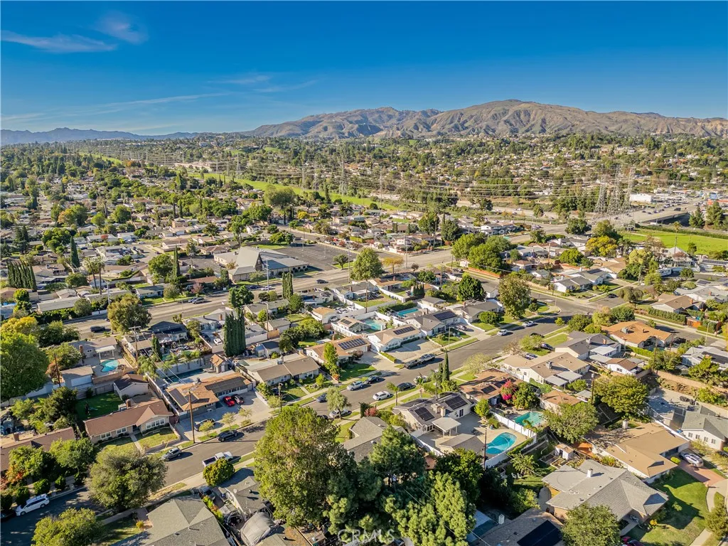 11229 Mclennan, Granada Hills, California 91344 home-pic-10